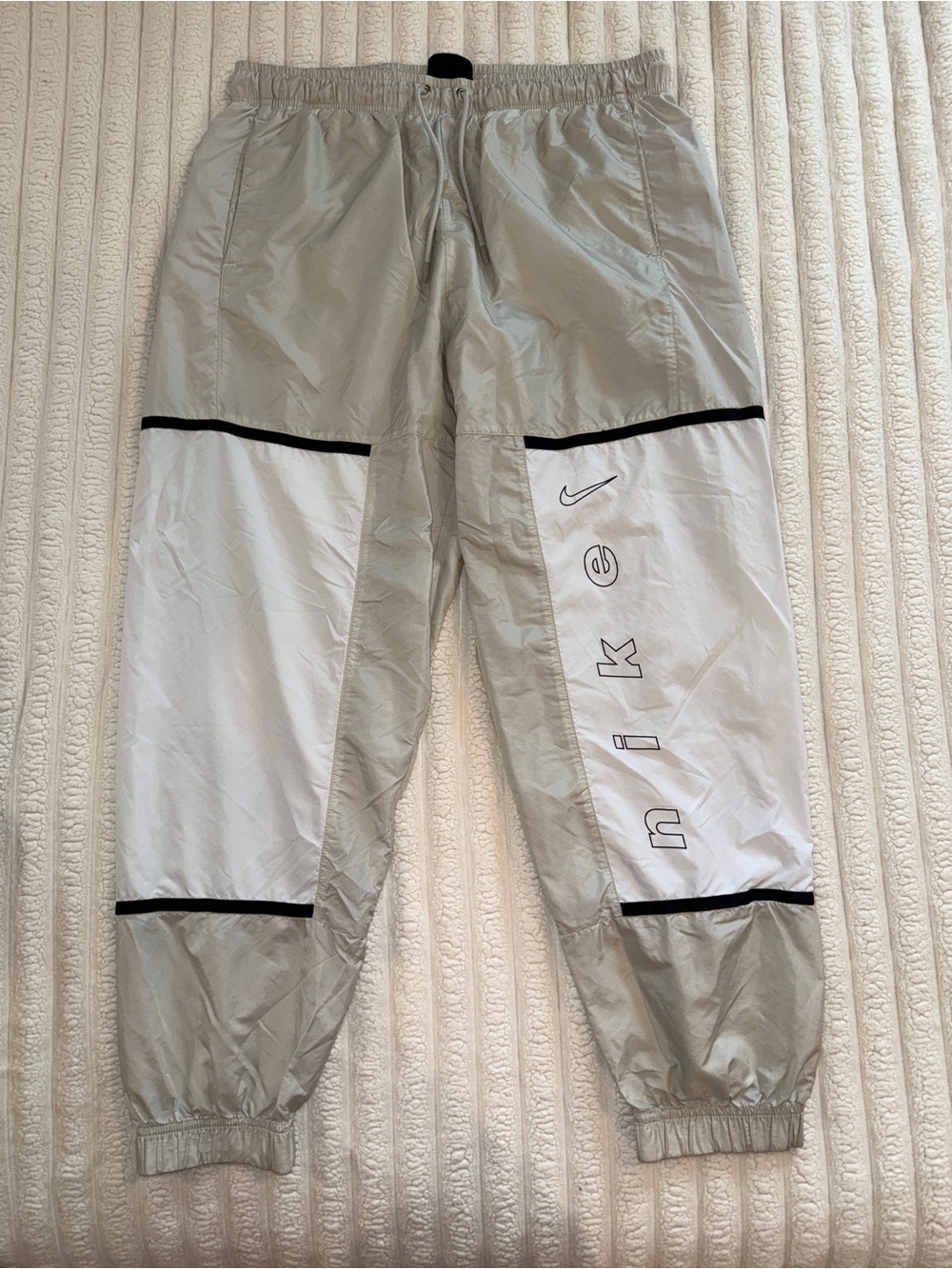 Nike Women’s NSW Track Pant Wvn Archive RMX Light Bone Size M